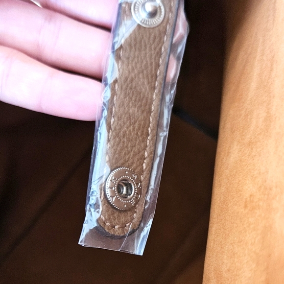 💜 Vegan Leather Classic Hobo Bag in Vibrant Purple - Picture 10 of 16